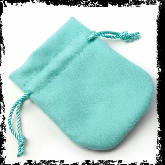 😍🥰Stunningly Gorgeous Sparkling Water Drop Pendant - Picture 5 of 6